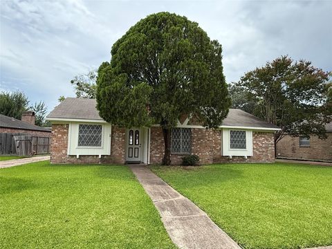 Photo of 2206 Round Lake Drive, Houston, TX 77077 (MLS # 40689597)