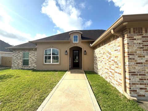 Photo of 555 Tryson Lane, Bridge City, TX 77611 (MLS # 35745754)