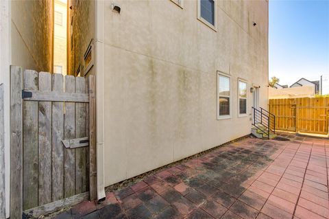 Tiny photo for 5226 Kiam Street #1015, Houston, TX 77007 (MLS # 32428651)