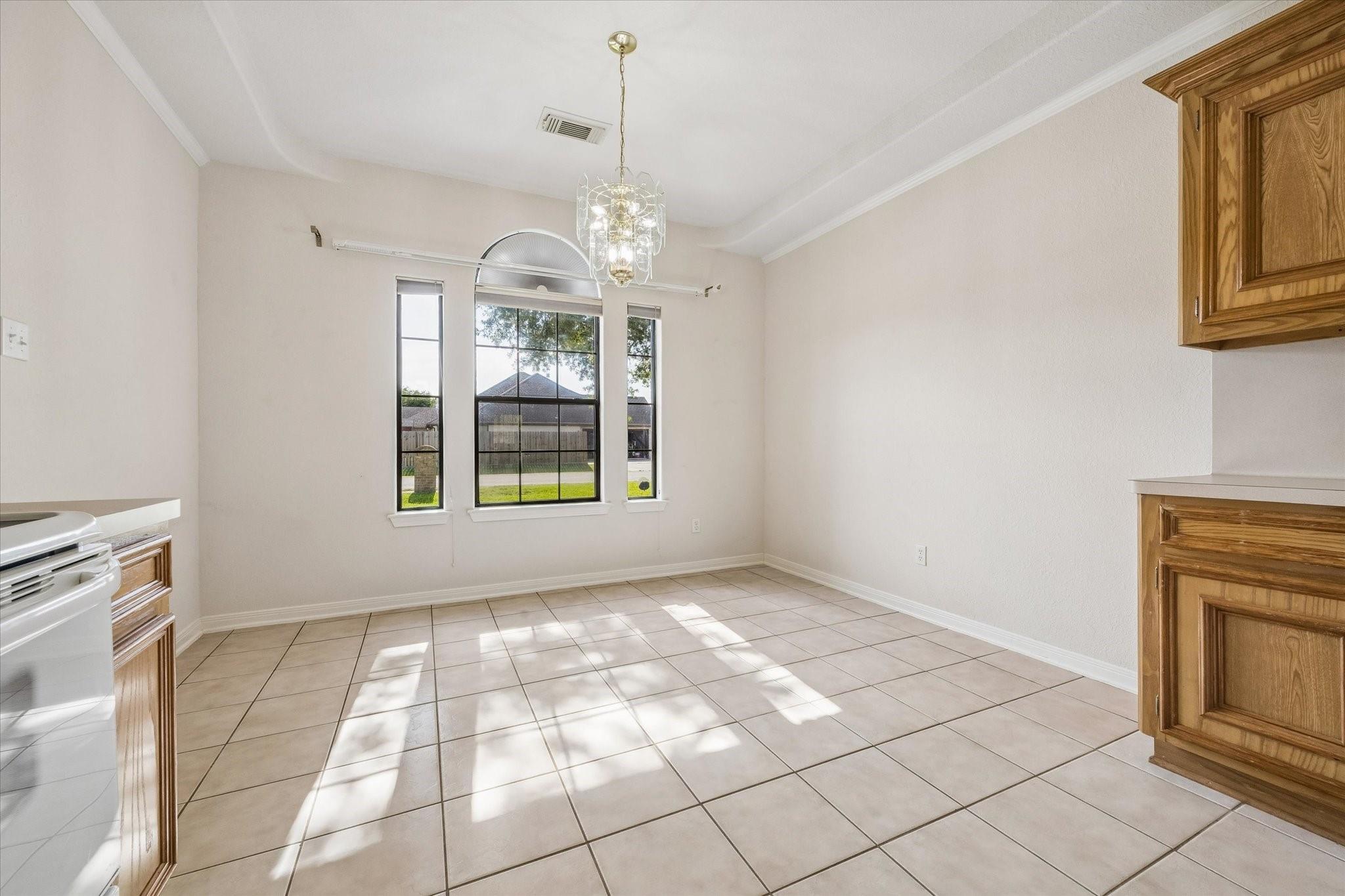 4607 Julia Lane
