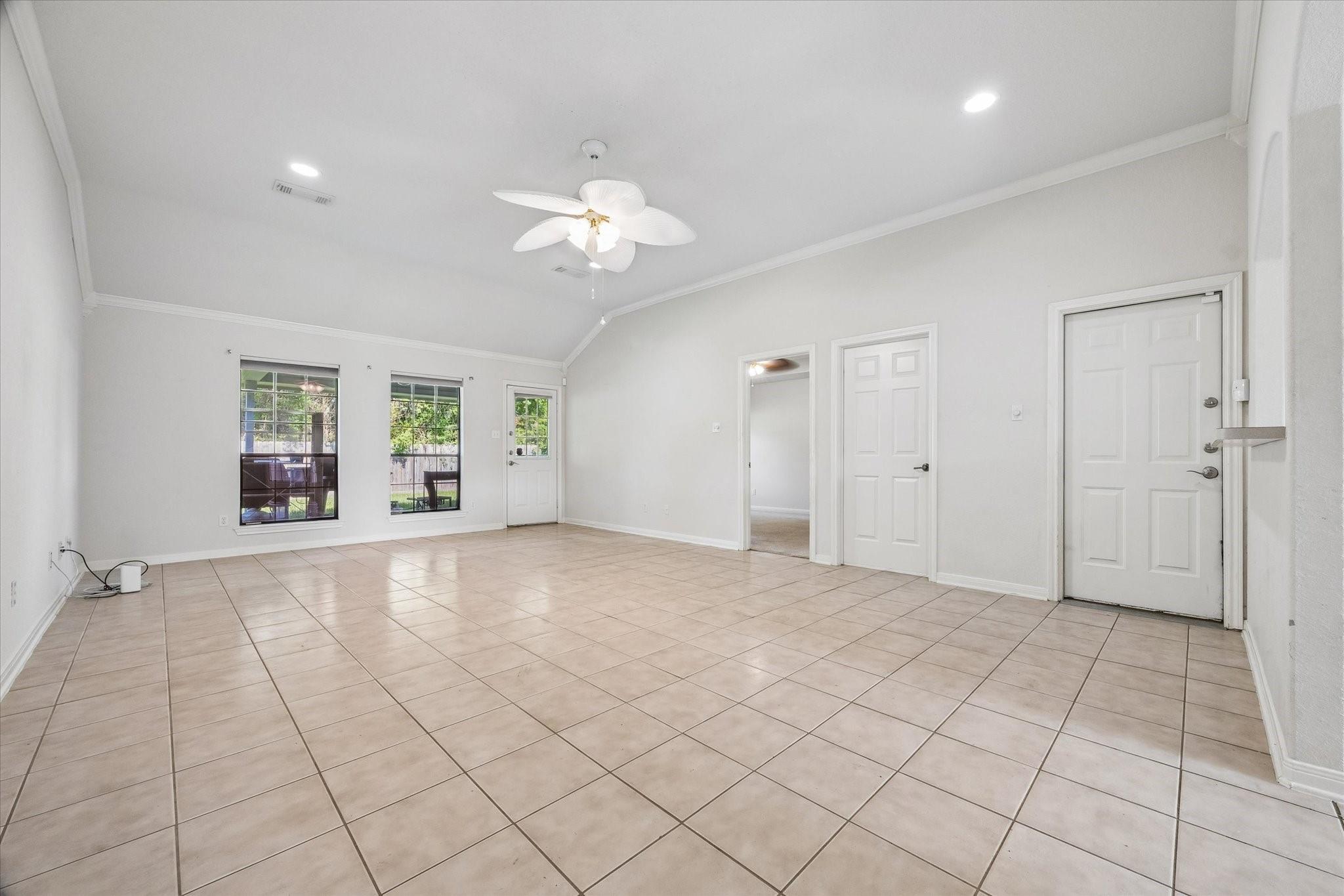 4607 Julia Lane