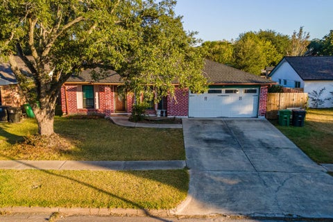 Photo of 11815 Ryewater Drive, Houston, TX 77089 (MLS # 15636232)