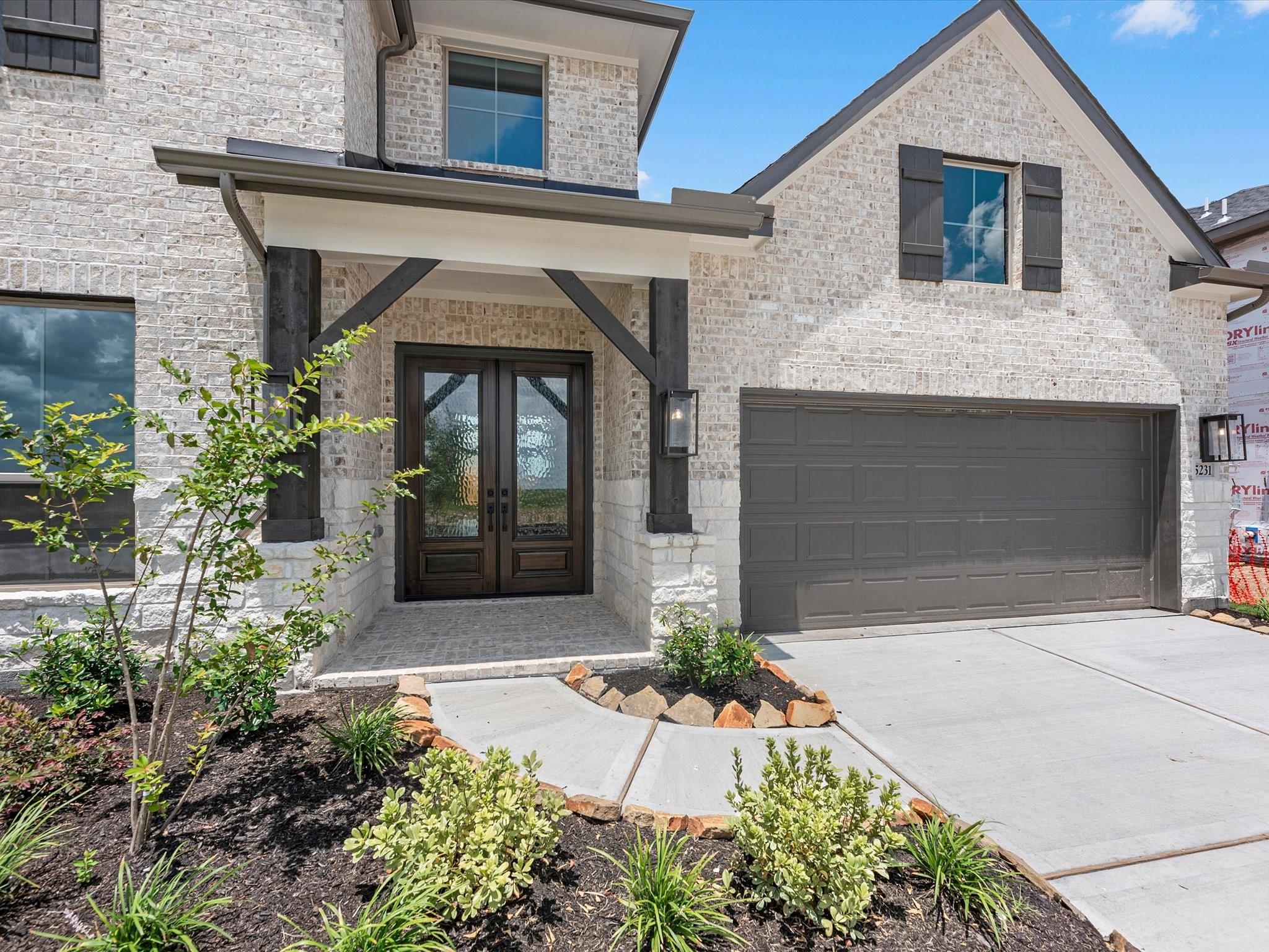 5231 Silk Petal Drive