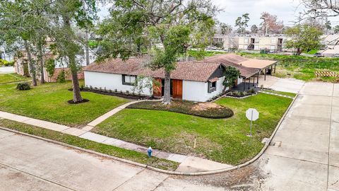 Photo of 6002 Greenmont Drive, Houston, TX 77092 (MLS # 47777127)
