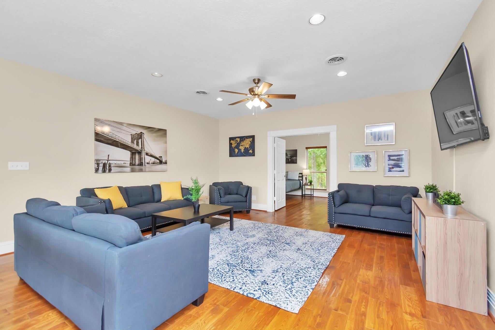 1730 Lakeshore Drive