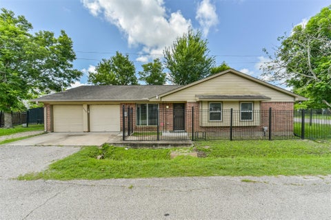 Photo of 3700 Stassen Street, Houston, TX 77051 (MLS # 69387879)