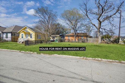 Photo of 1115 Bigelow Street, Houston, TX 77009 (MLS # 5640039)