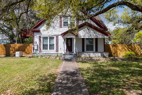 Homes For Sale - 602 W Sealy Street<br/> Alvin, TX 77511