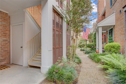 Photo of 734 Augusta Drive #734, Houston, TX 77057 (MLS # 3266904)
