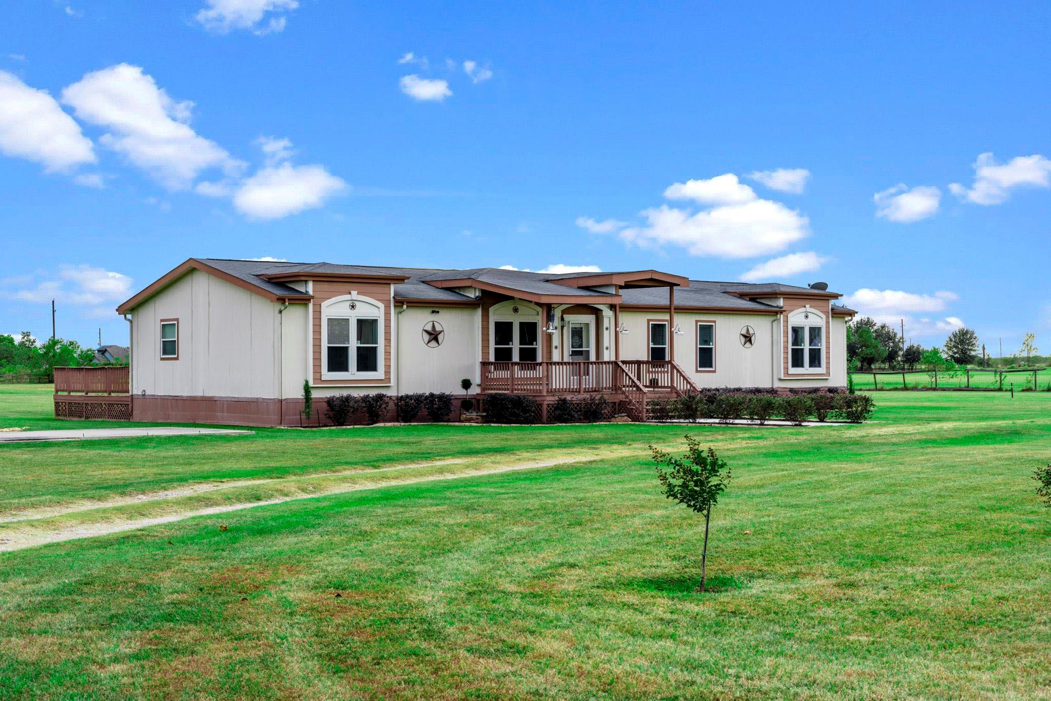 32811 S Red Leaf Lane