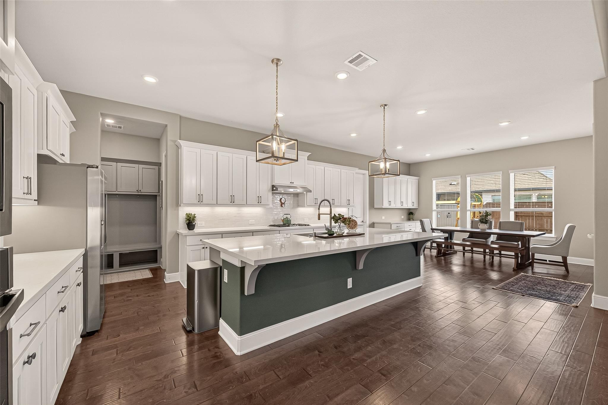 3606 Canyon Drive