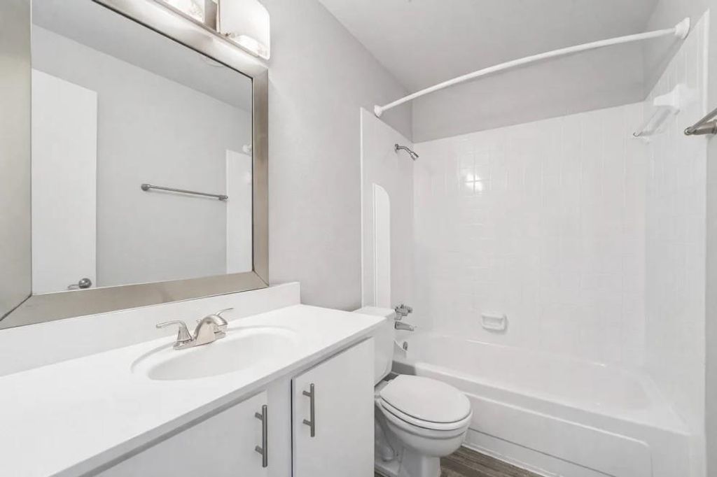 Photo of 2815 Greenridge Drive #3-086, North Houston, TX 77057 (MLS # 55140789)