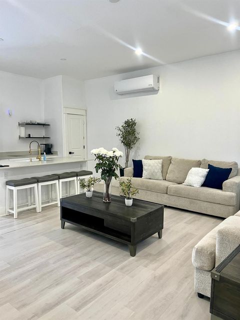 203 S Lockwood Drive Houston TX 77011