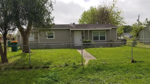 Photo of 721 Eleanor Street, La Marque, TX 77568 (MLS # 62302546)
