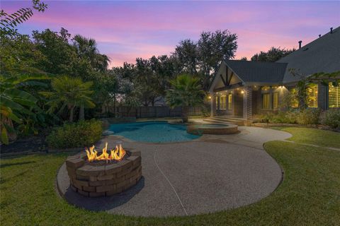 Photo of 6102 Riverchase Trail, Houston, TX 77345 (MLS # 33541343)