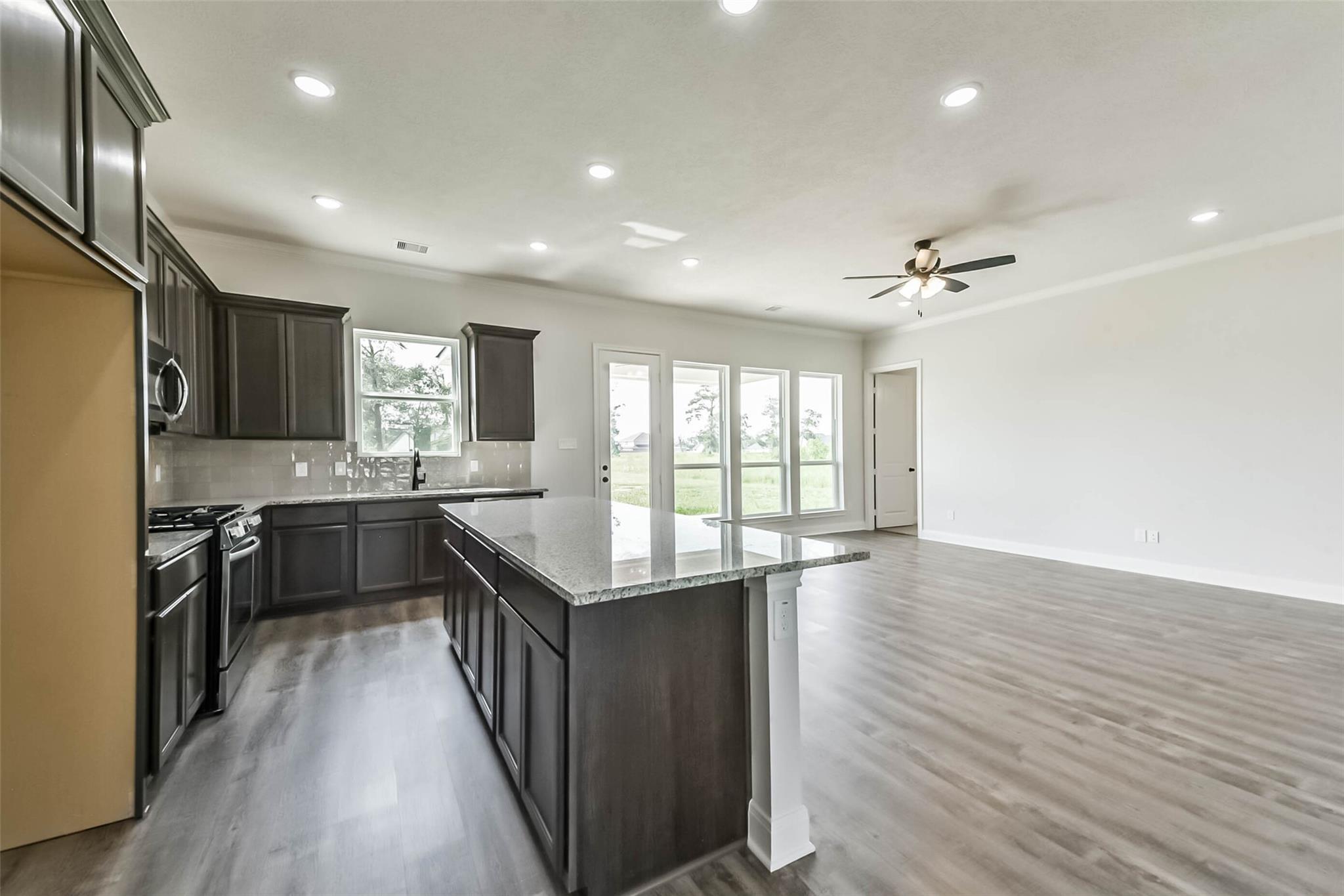 6427 Tomahawk Drive