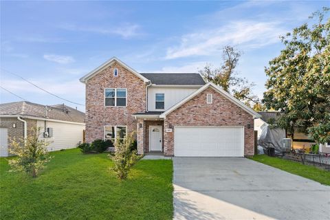 Photo of 8211 James Franklin Street, Houston, TX 77088 (MLS # 19108688)