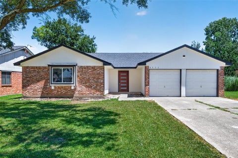 Homes For Sale - 3711 Camphor Drive<br/> Houston, TX 77082