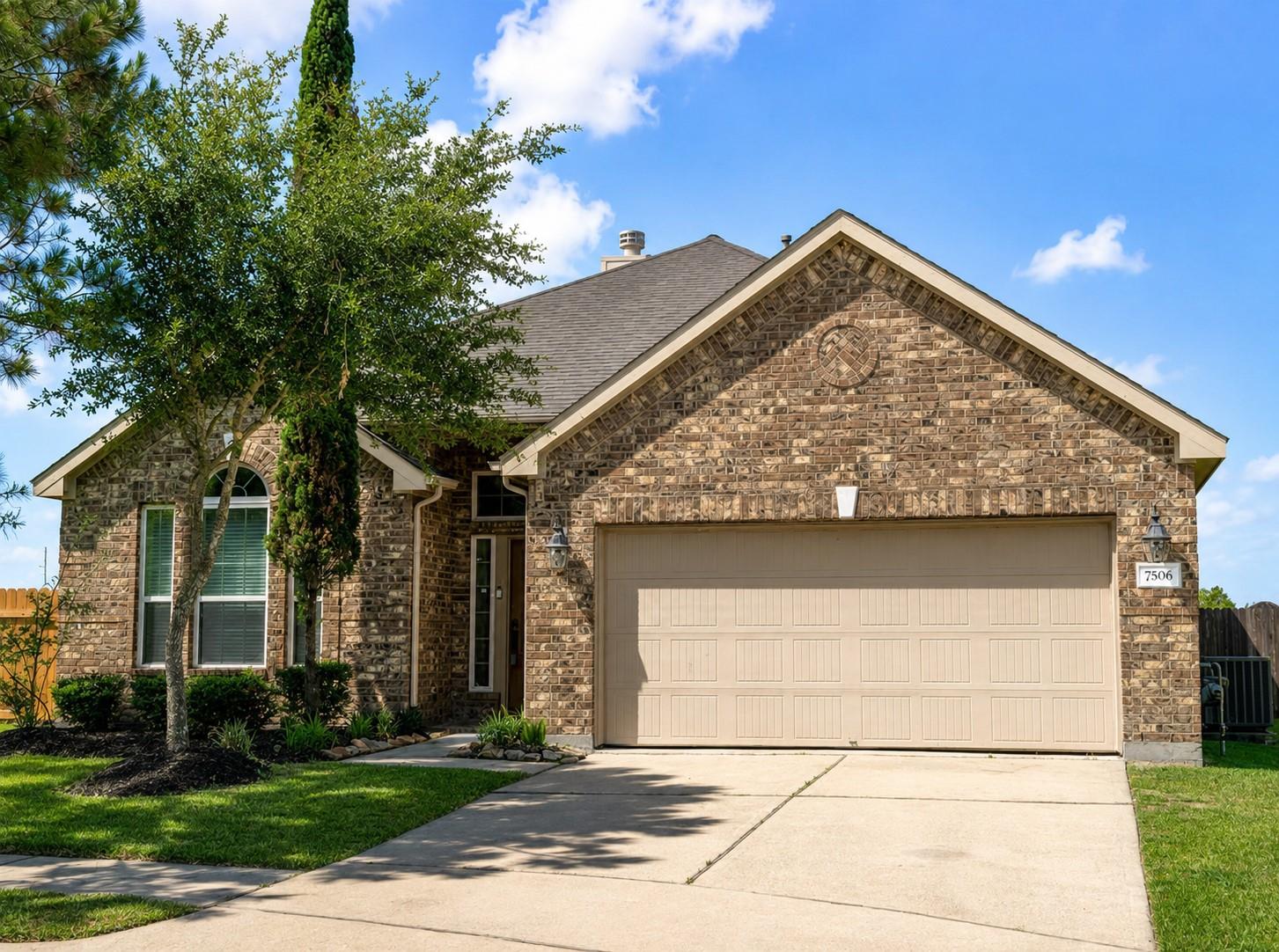 7506 Amber Village Cir