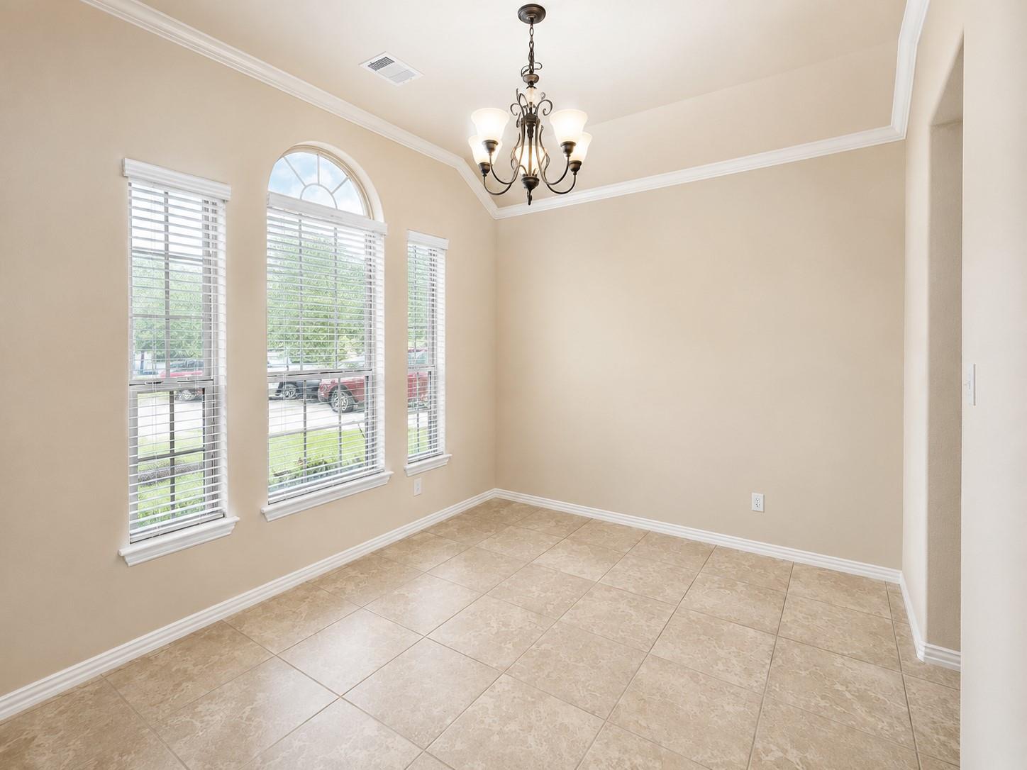 7506 Amber Village Cir