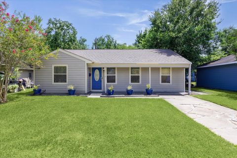 Photo of 5014 Yellowstone Boulevard, Houston, TX 77021 (MLS # 20954524)