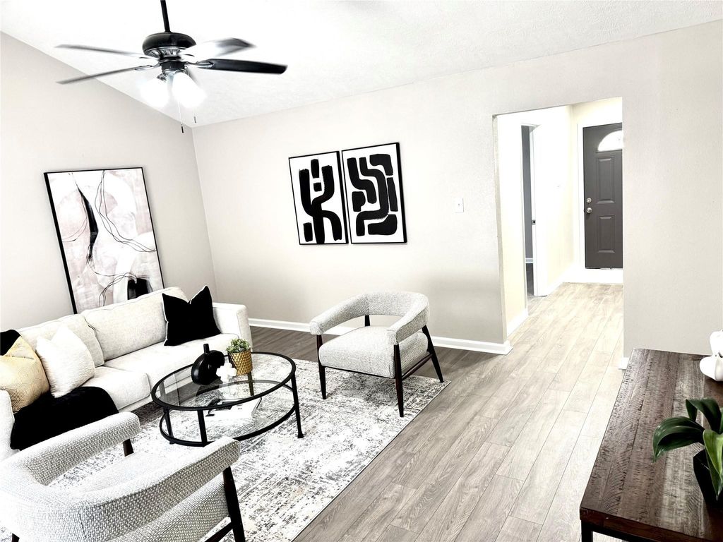 Photo of 11010 Sageburrow Drive, Houston, TX 77089 (MLS # 54482979)