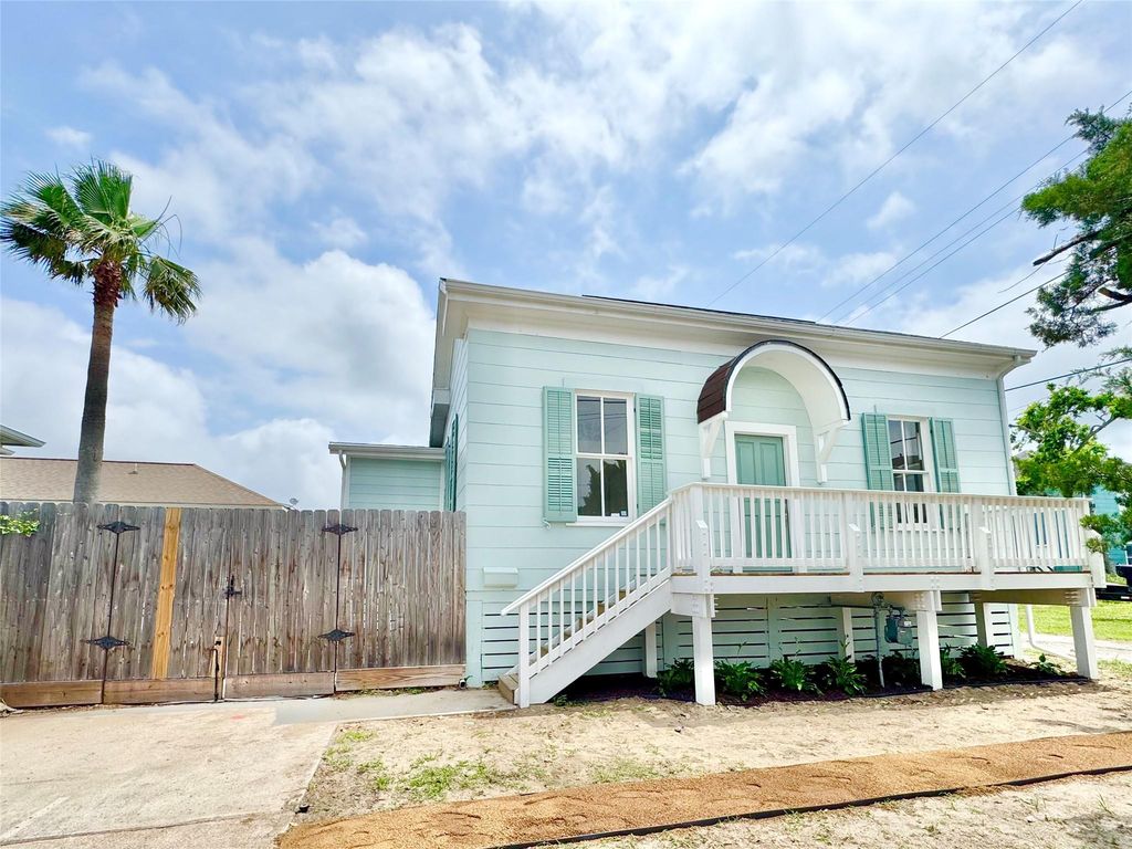 Photo of 1312 35th Street, Galveston, TX 77550 (MLS # 11025328)