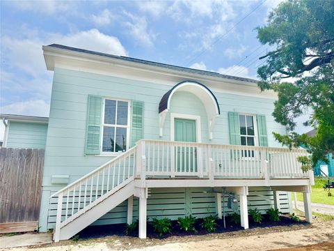 Photo of 1312 35th Street, Galveston, TX 77550 (MLS # 11025328)