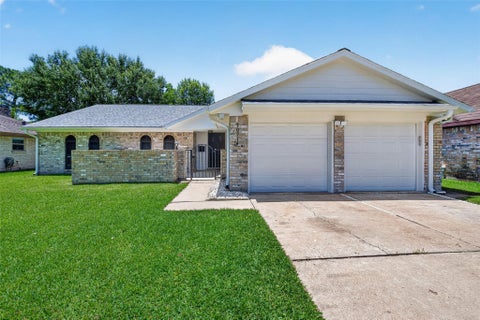 Photo of 10714 Sagewind Drive, Houston, TX 77089 (MLS # 62854166)