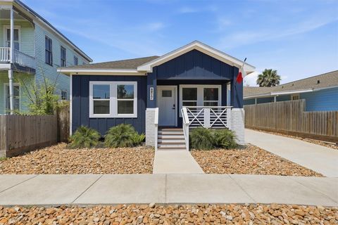 Photo of 1804 Ursuline Street, Galveston, TX 77550 (MLS # 83202724)