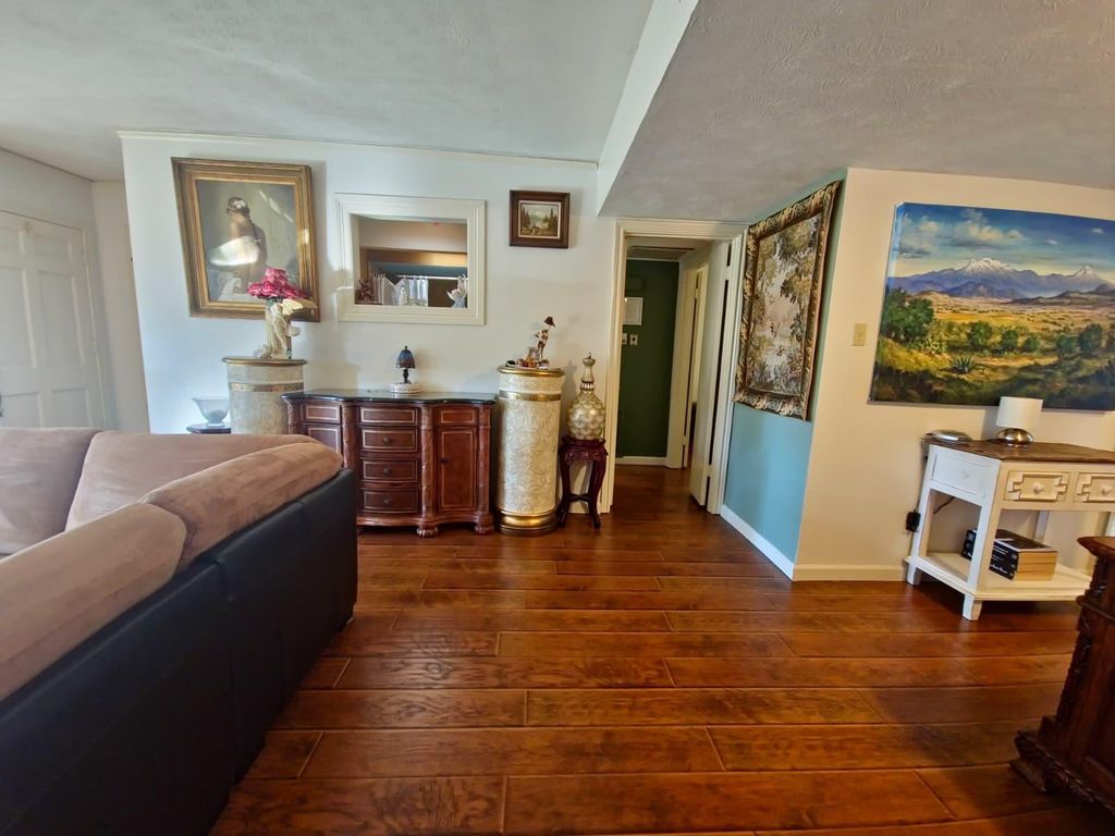 Photo of 2727 Briarhurst Drive #25, Houston, TX 77057 (MLS # 88336398)