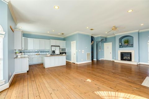 Tiny photo for 8407 Teichman Road, Galveston, TX 77554 (MLS # 97757767)