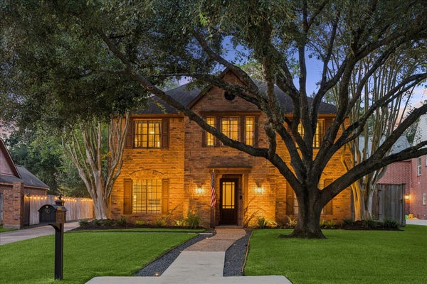 8511 CEDARBRAKE DR, HOUSTON, TX 77055 - Image 8629c8200f740e8d4f9b962eeeb7e592/3925416910