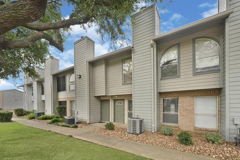 Photo of 260 El Dorado Boulevard #205, Houston, TX 77598 (MLS # 28975578) Photo of 260 El Dorado Boulevard #205, Houston, TX 77598 (MLS # 28975578)