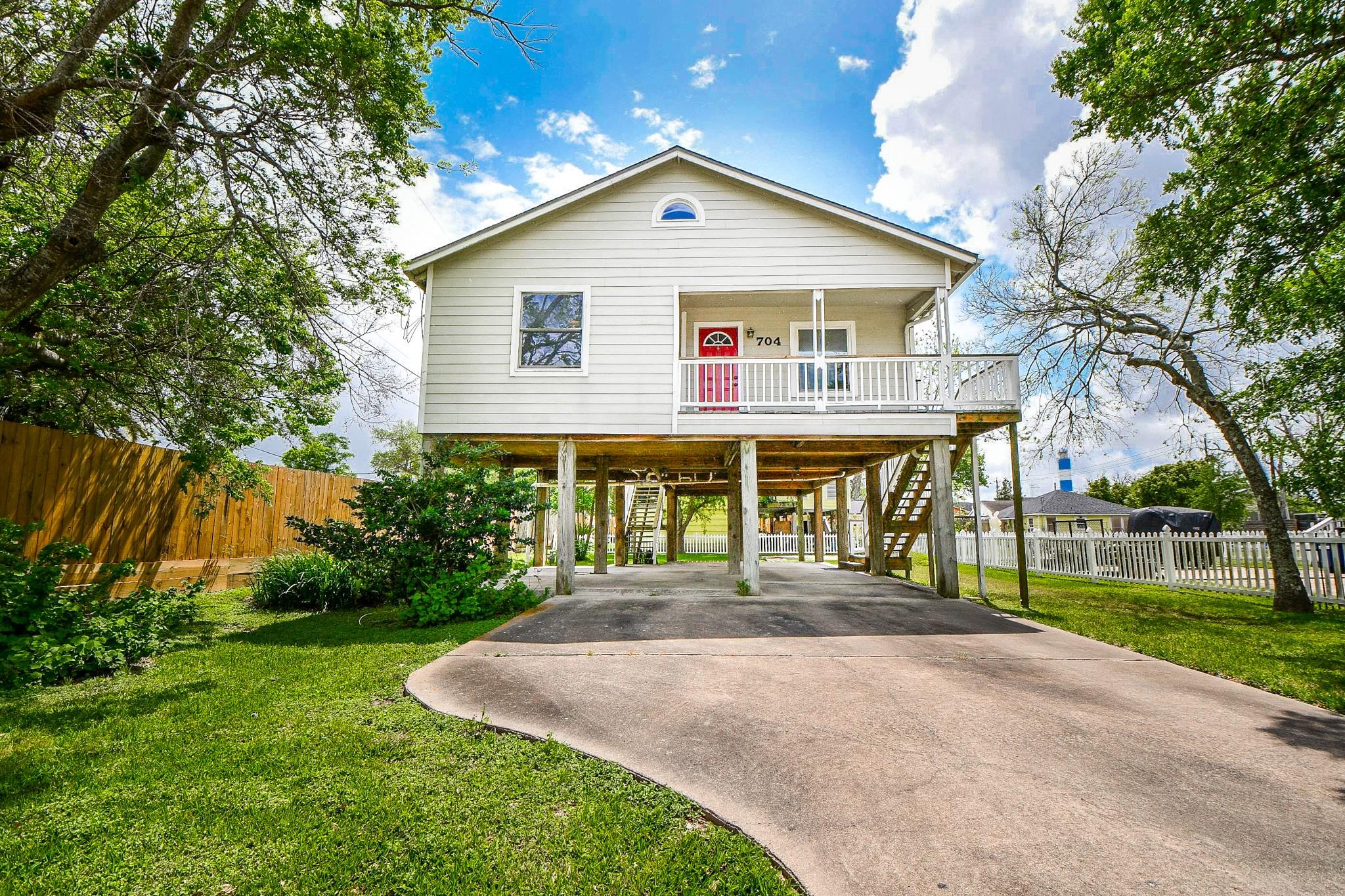 704 6th Street