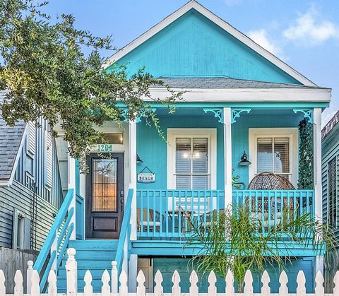 Photo of 1208 Avenue K, Galveston, TX 77550 (MLS # 10634648)