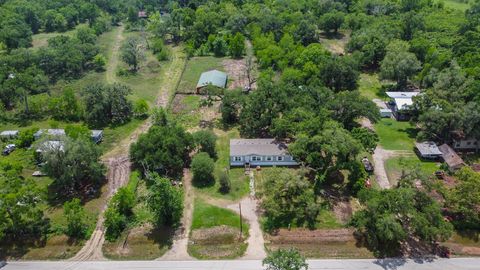 Photo of 5011 County Road 244, Brazoria, TX 77422 (MLS # 93821546)