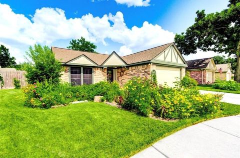 Photo of 19407 Glenway Falls Drive, Katy, TX 77449 (MLS # 10001266)