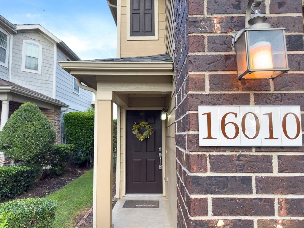 16010 Limestone Lake Drive