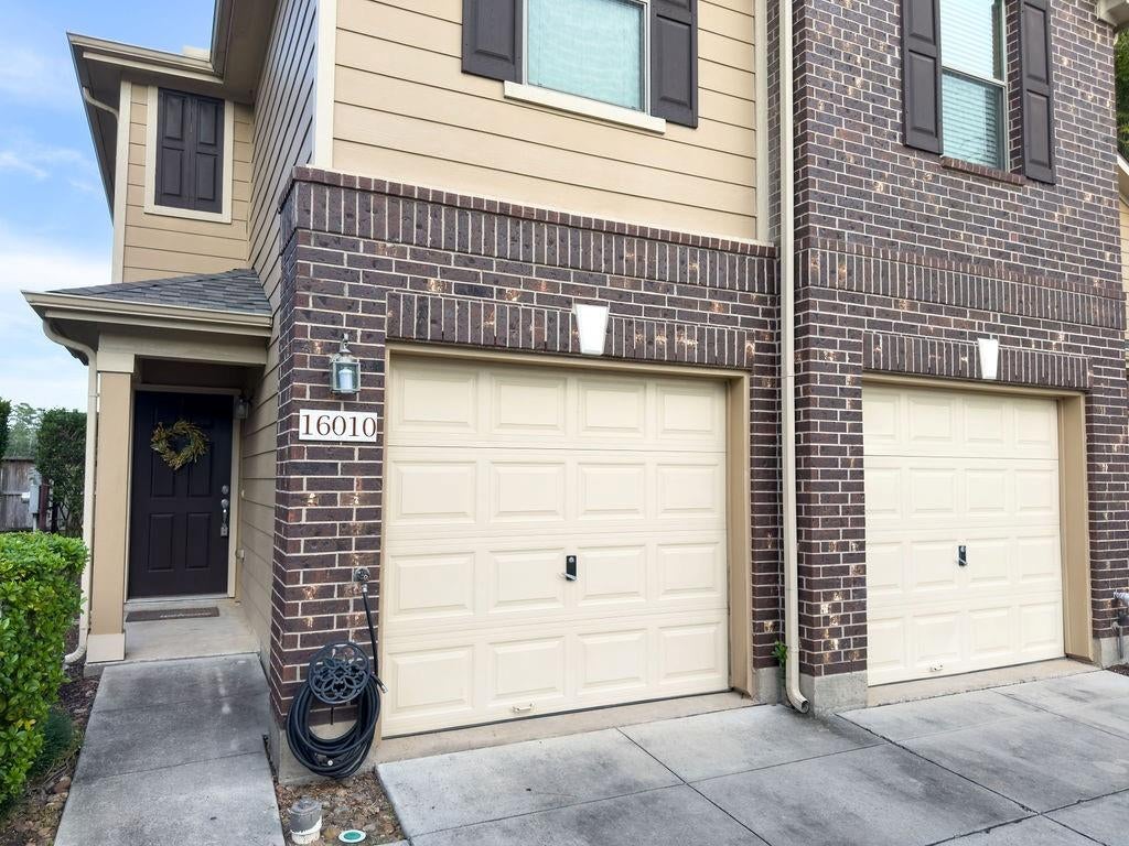 16010 Limestone Lake Drive