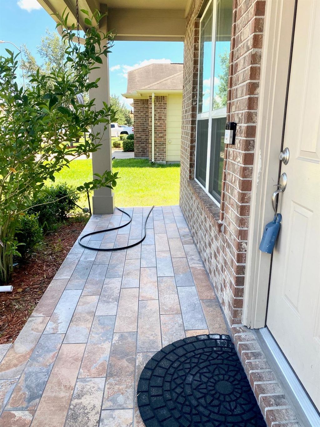 Photo of 13922 Kenswick Key Lane, Houston, TX 77047 (MLS # 40048022)