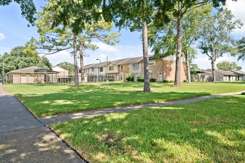 Property photo of 3836 Laura Leigh Drive, Friendswood, TX 77546