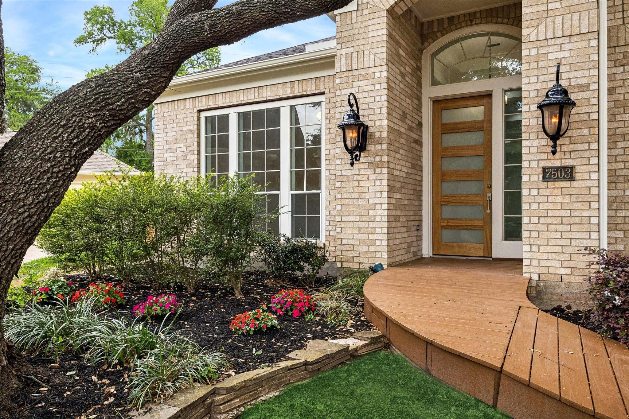 7503 Northwoods Drive