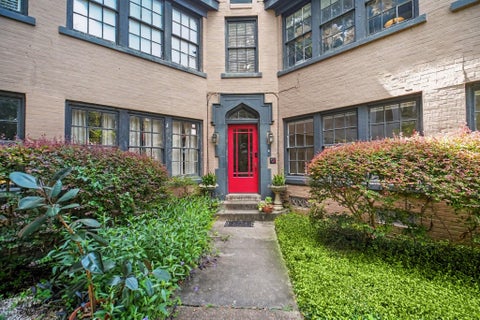 Photo of 4408 Yoakum Boulevard #4, Houston, TX 77006 (MLS # 28478052)