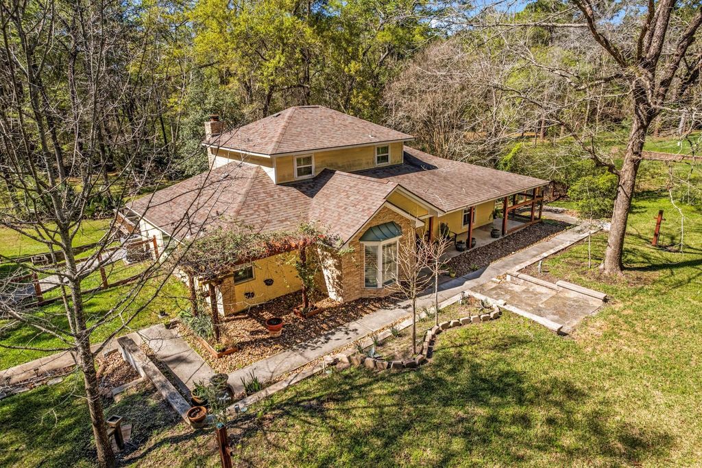 Photo of 57 Lake Forest Circle, Conroe, TX 77384 (MLS # 43936174)