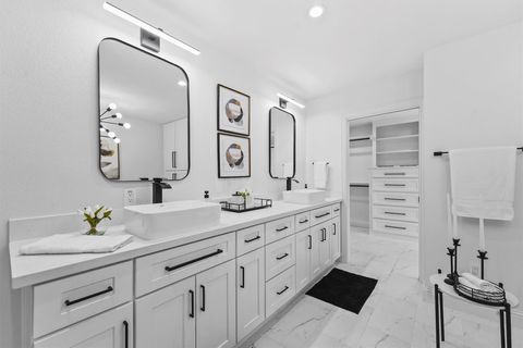 Photo of 29 N Havenridge Drive, The Woodlands, TX 77381 (MLS # 49836782)