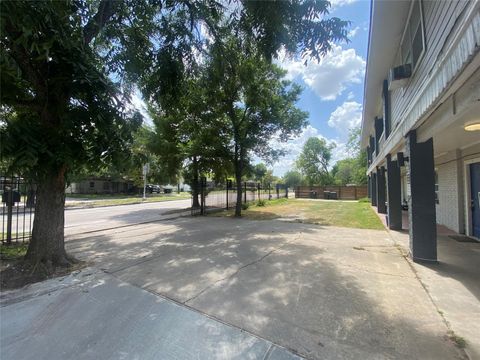 Photo of 5301 Collingsworth Street #10, Houston, TX 77026 (MLS # 47858302)