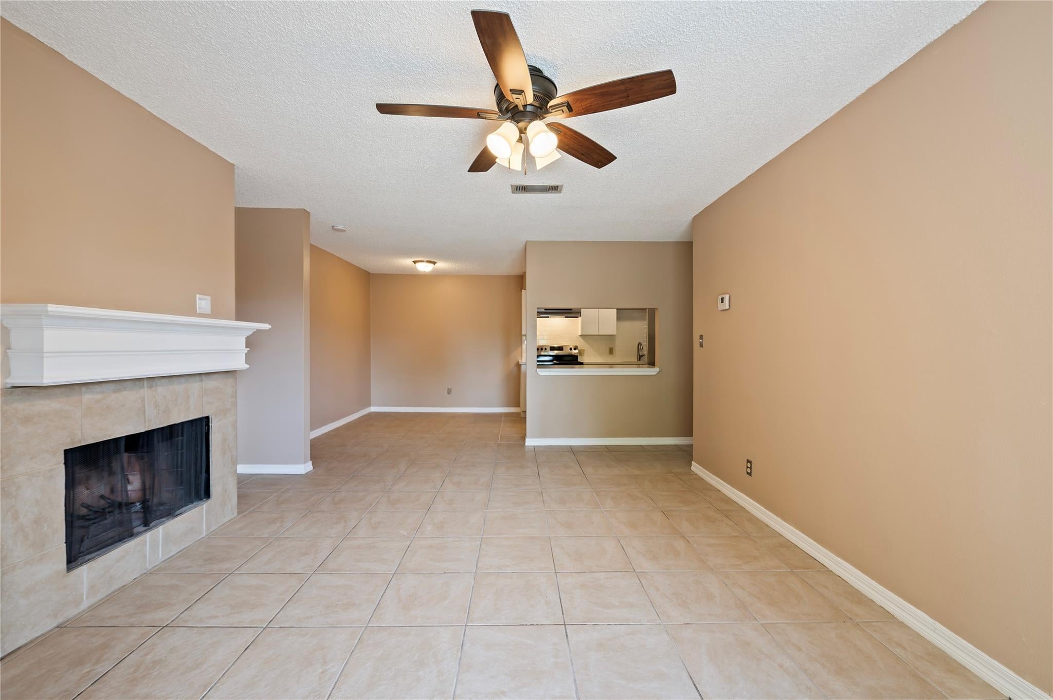 2501 Gulf Freeway 6A