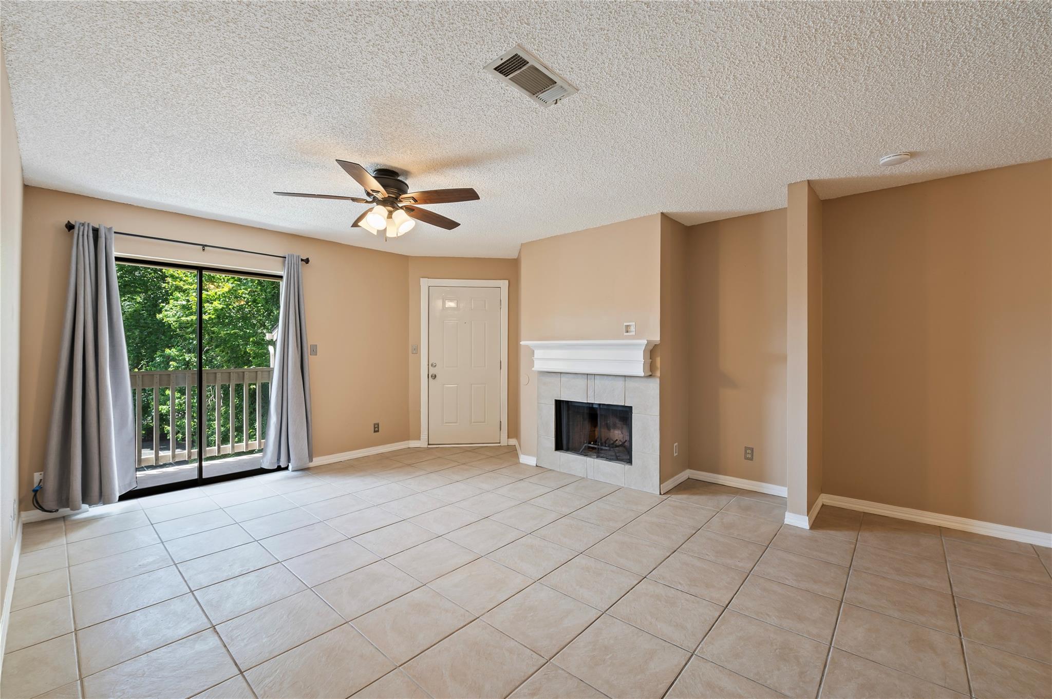 2501 Gulf Freeway 6A