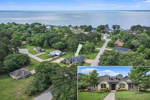 Photo of 184 Bridgepoint, Onalaska, TX 77360 (MLS # 4695037)